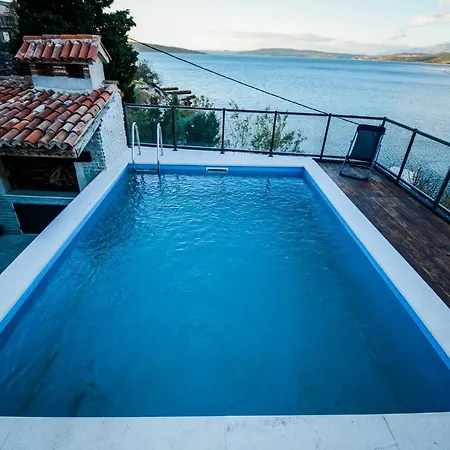 Holiday House In Meka Draga 36082 펜션
