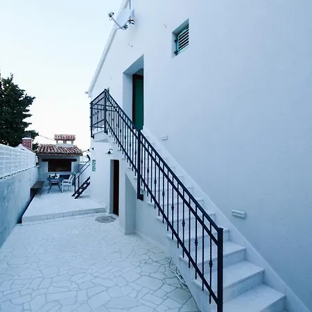 펜션 Holiday House In Meka Draga 36082