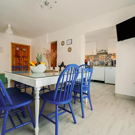 펜션 Holiday House In Meka Draga 36082 *
